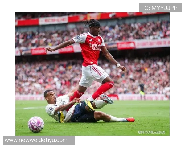 曼联在12月份英超赛场表现不佳近14场比赛输掉9场引发关注 曼联在12月份英超赛场表现不佳近14场比赛输掉9场引发关注