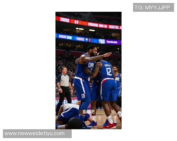 快船训练营第二天精彩瞬间哈登博格丹欢笑小卡保罗同框引关注